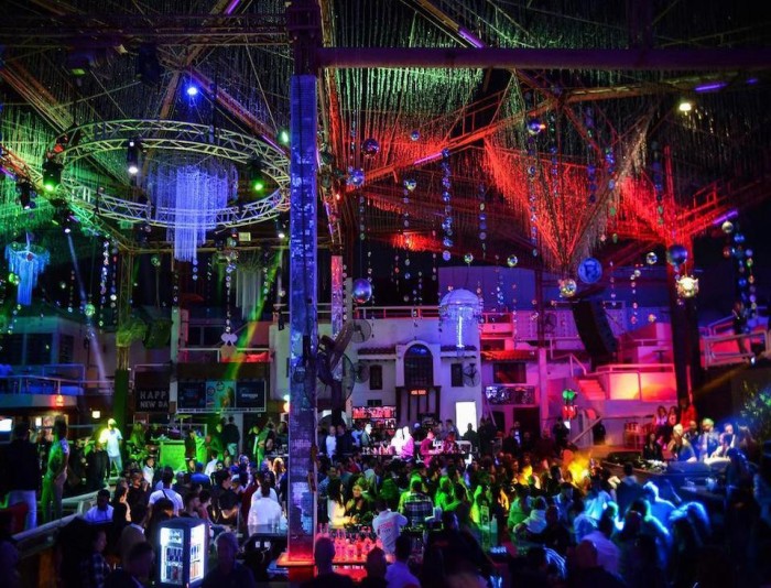 Bus Stop Sharm El Sheikh Nightclub Party